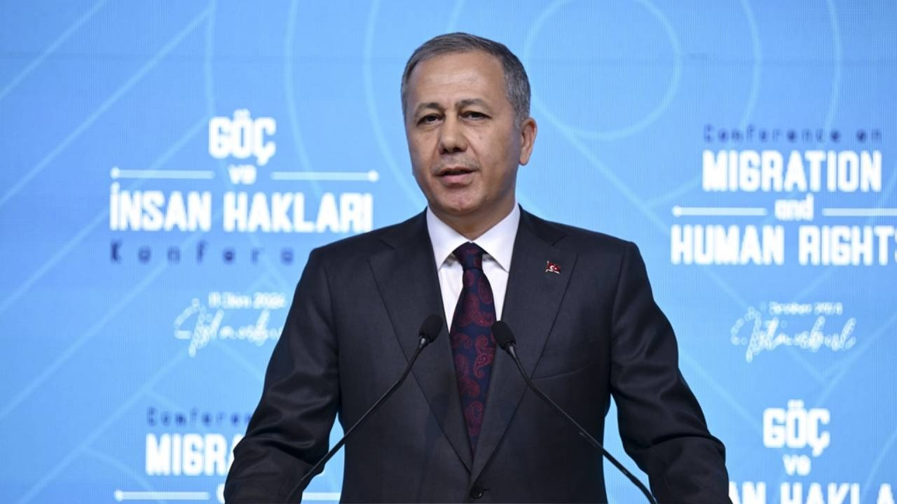 Yerlikaya'dan Sert Uyarı: Ruhsatsız Silah Taşıyanlar İçin Hapis Cezası Geliyor!